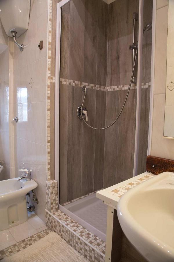 Bed and Breakfast Le Pinelle Терни Экстерьер фото